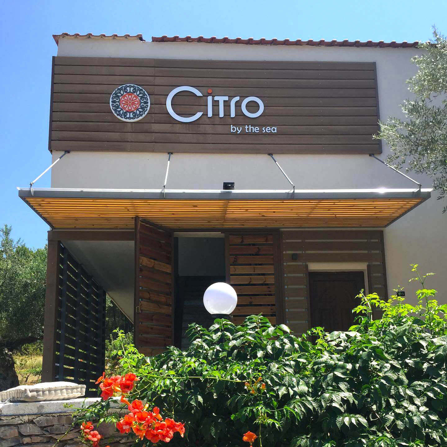 Renovation of small hotel in Metamorfosi, Chalkidiki 1a