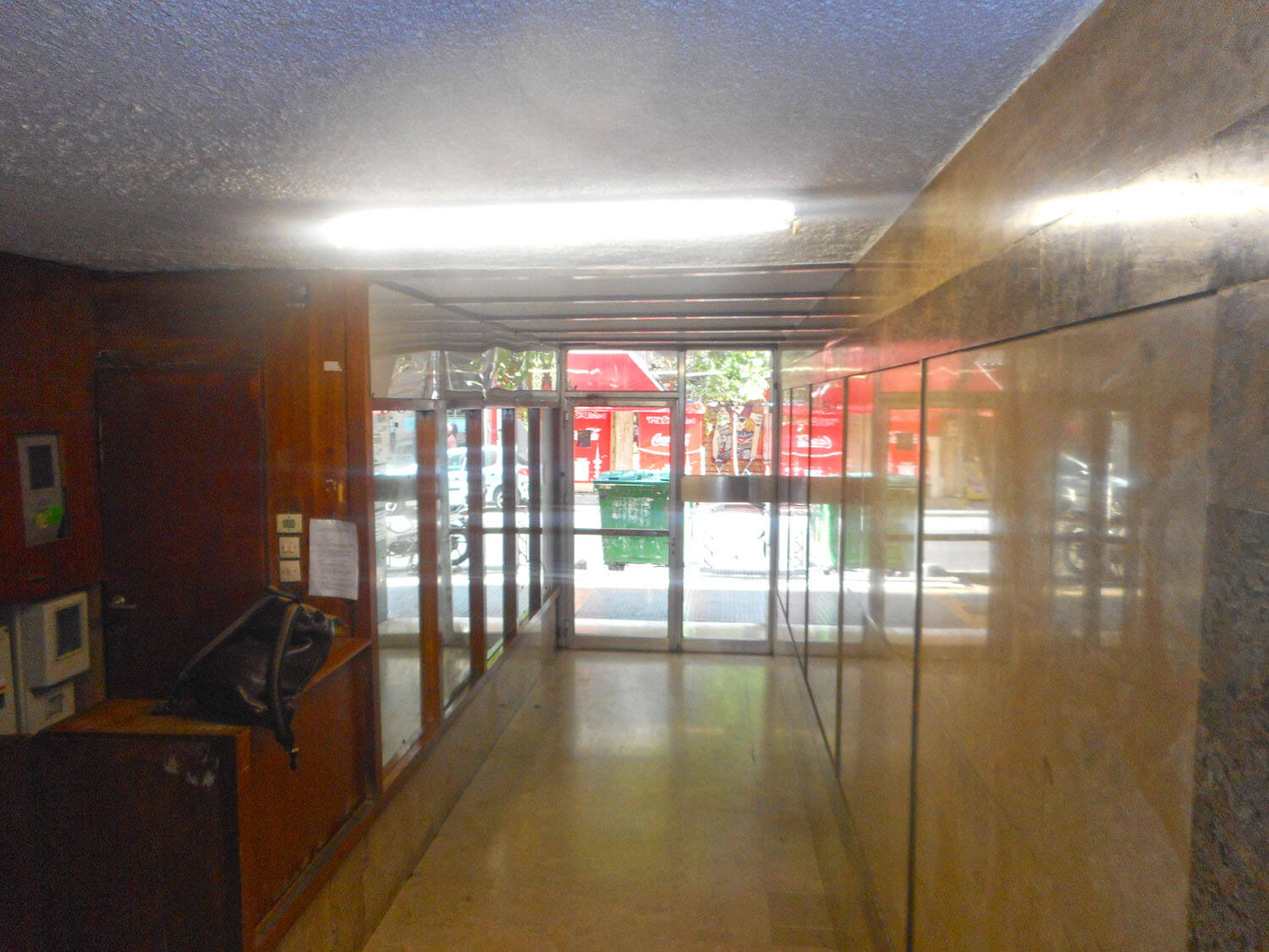 Renovation of building entrance on Mitropoleos street - before 3